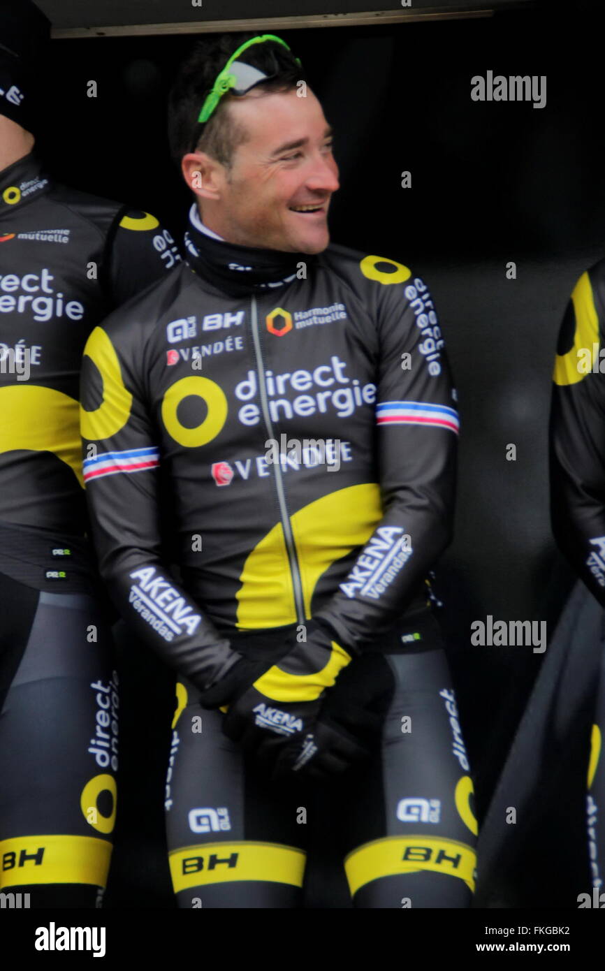 Thomas Voeckler fuori a podio al primo stadio di Parigi - Nizza Marzo 7, 2016 in Condé sur Vesgre, Francia Foto Stock