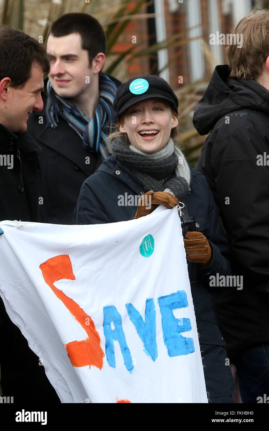 Chichester, Regno Unito. 9 Marzo, 2016. I medici lo sciopero per la terza volta su nuovo contratto essendo portato dal governo. Nella foto è colpire al di fuori dell ospedale di Chichester, West Sussex, Regno Unito. Credito: Sam Stephenson/Alamy Live News. Foto Stock