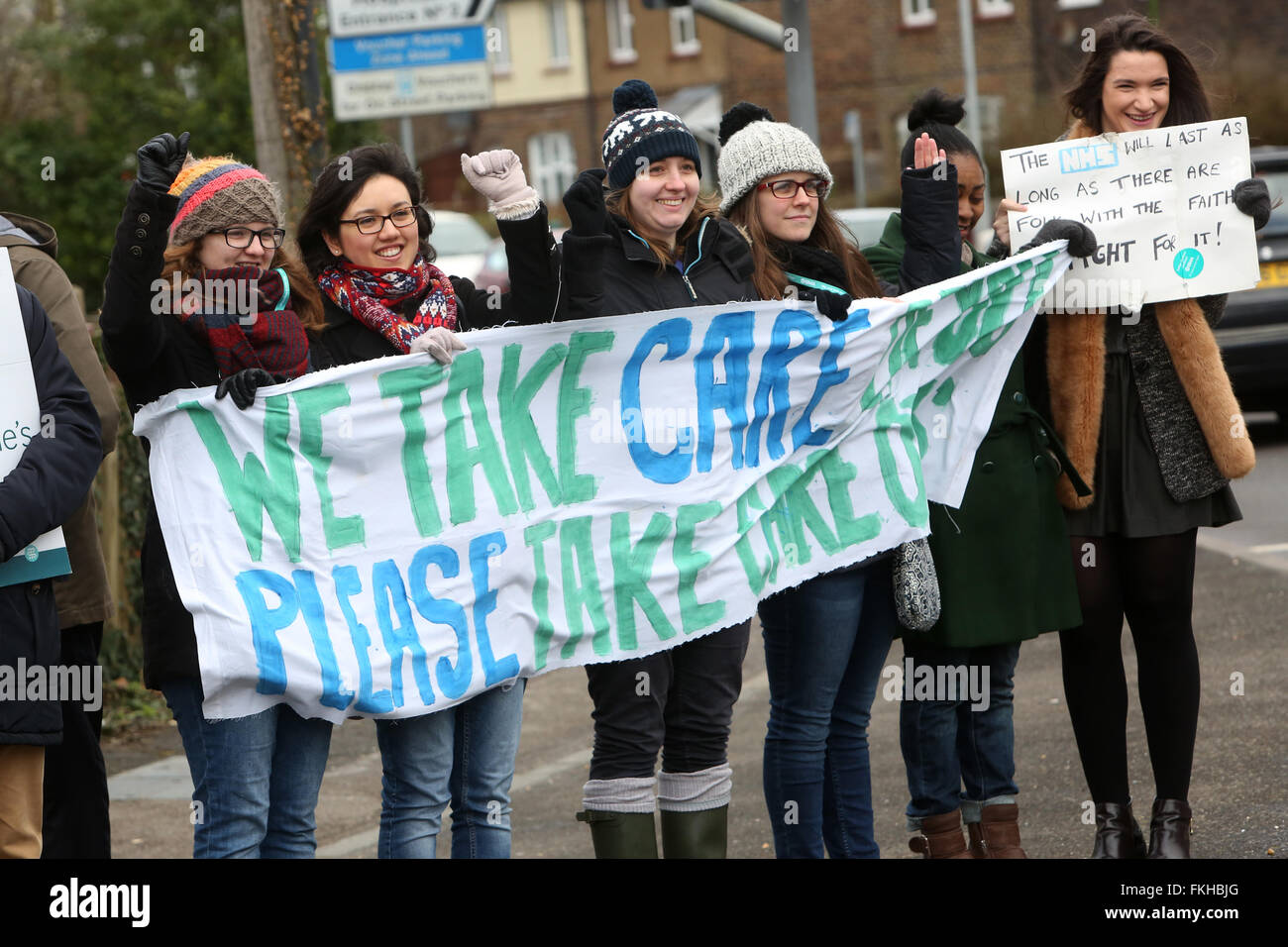 Chichester, Regno Unito. 9 Marzo, 2016. I medici lo sciopero per la terza volta su nuovo contratto essendo portato dal governo. Nella foto è colpire al di fuori dell ospedale di Chichester, West Sussex, Regno Unito. Credito: Sam Stephenson/Alamy Live News. Foto Stock