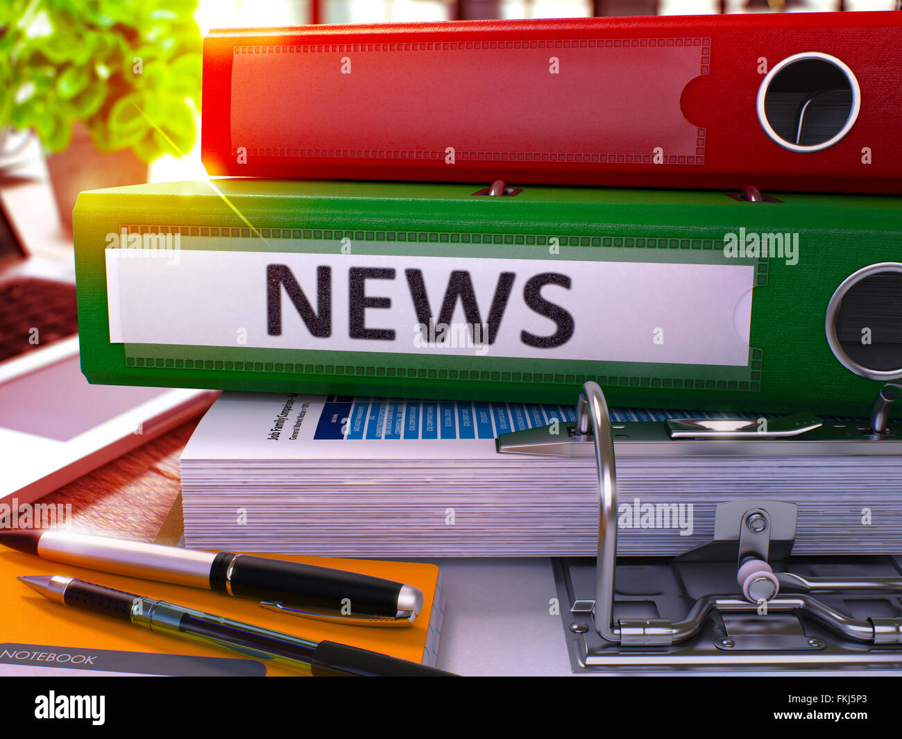 Verde cartella di Office con iscrizione News. Foto Stock