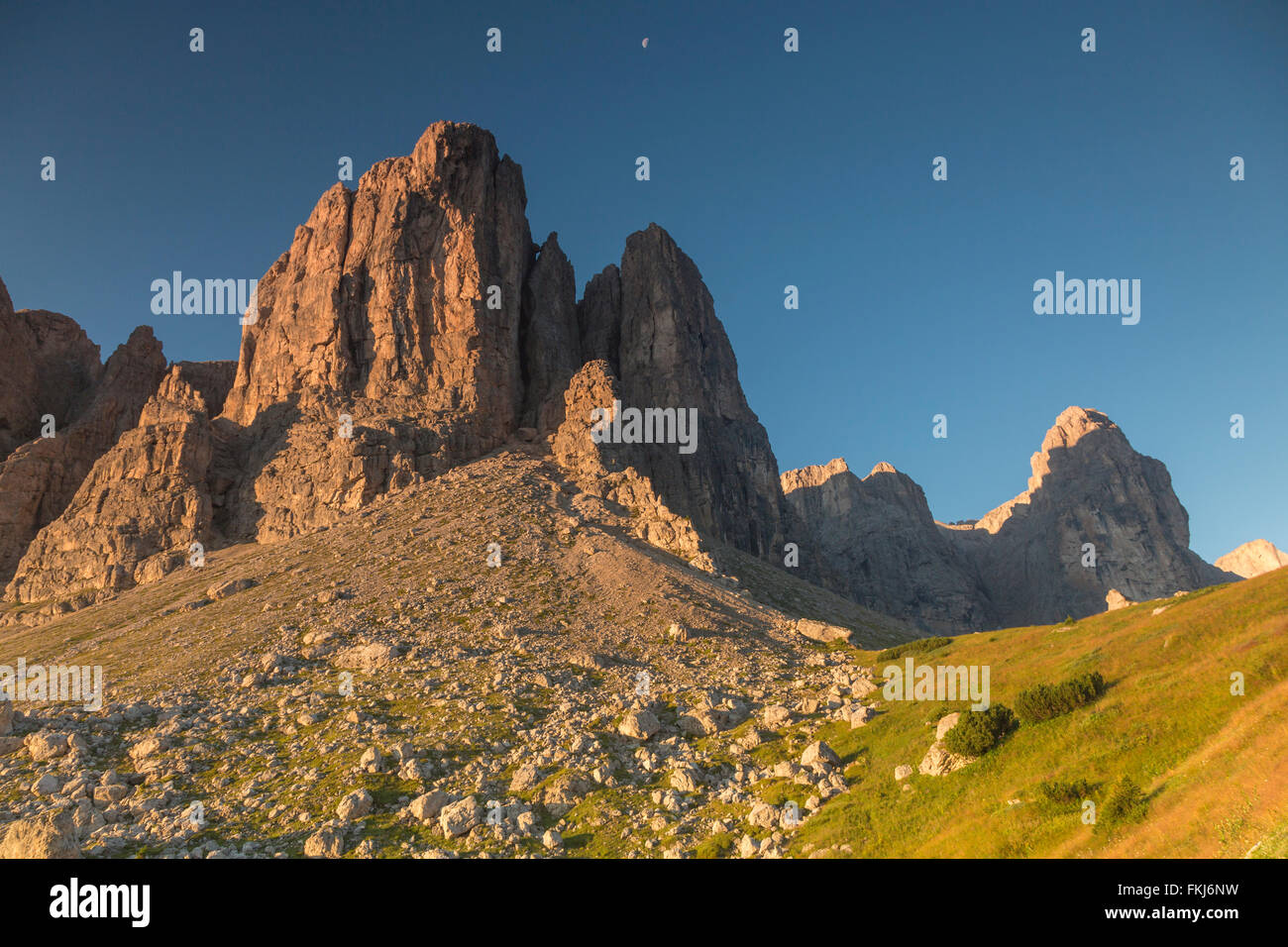 Sunrise al Passo Sella, montagne dolomitiche Foto Stock