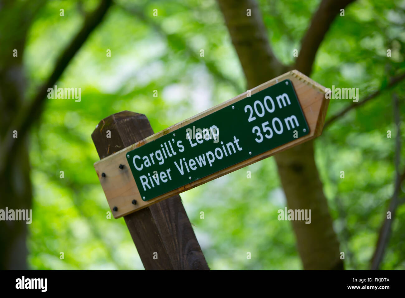 Segno per Cargills Leap e punto di vista del fiume nella città di Blairgowrie, Perthshire, Scotland, Regno Unito Foto Stock