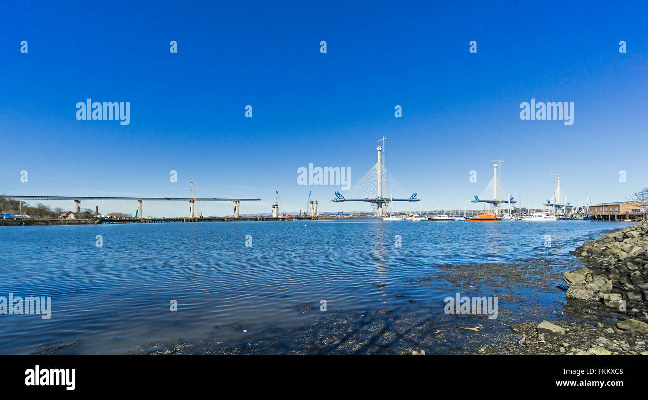 La Queensferry attraversando ponte stradale da sud a North Queensferry Scozia centrale da Port Edgar South Queensferry Foto Stock