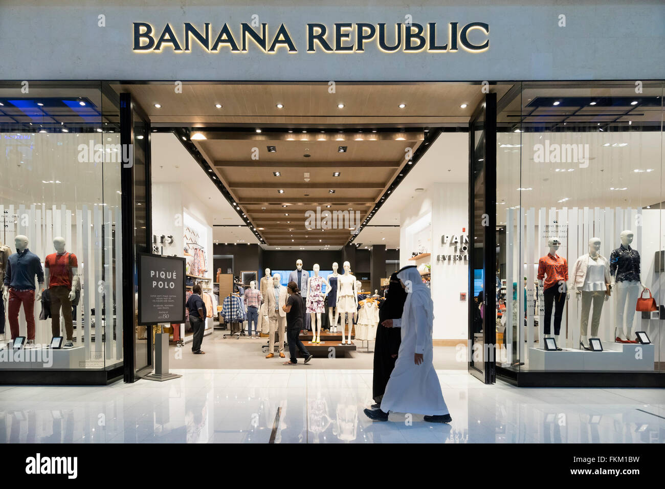 Banana republic shop immagini e fotografie stock ad alta risoluzione - Alamy