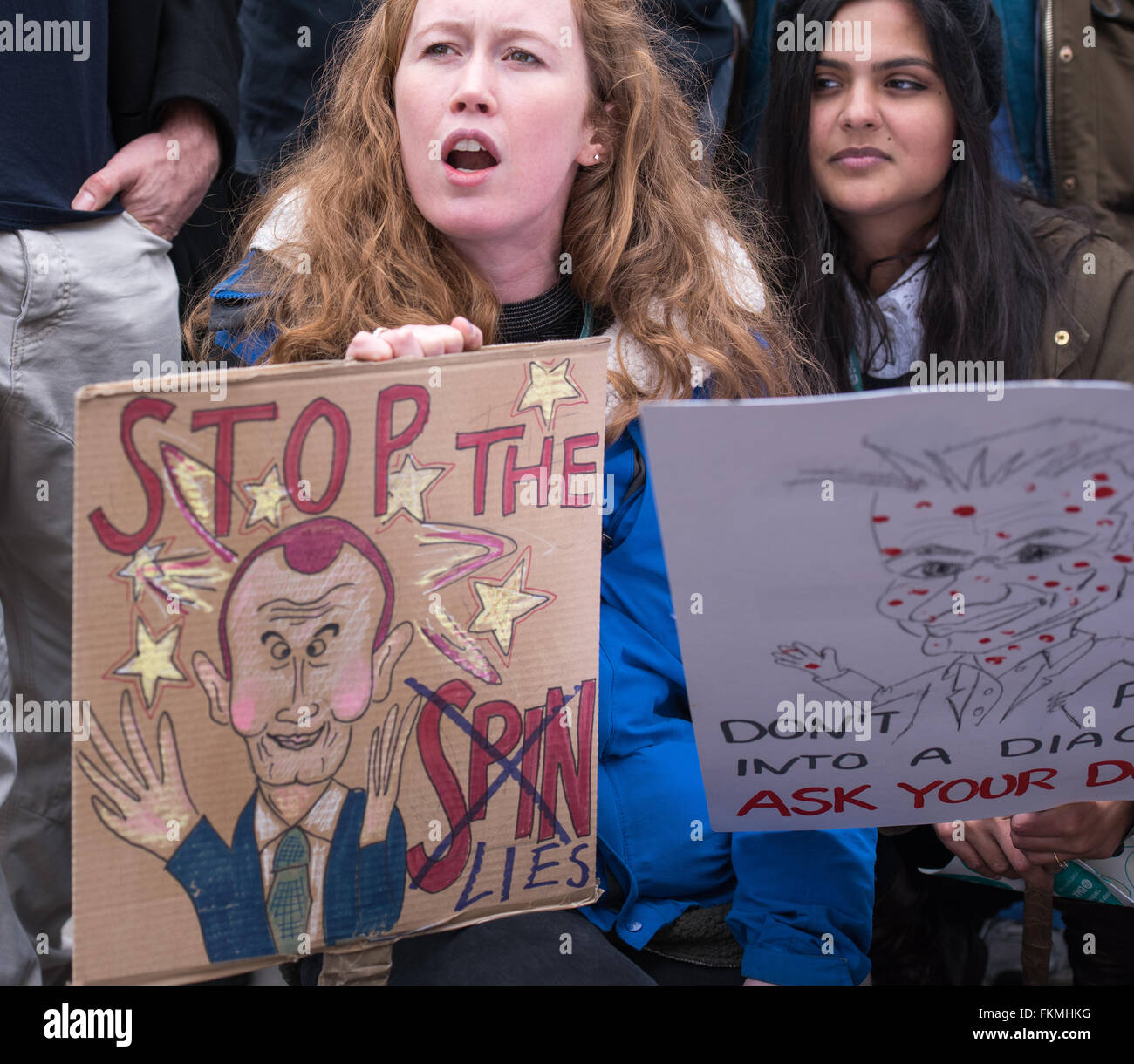 A Londra il 9 marzo 2016, NHS Junior medici picket, St Thomas Hospital, Junior medico picchetti Credito: Ian Davidson/Alamy Live News Foto Stock