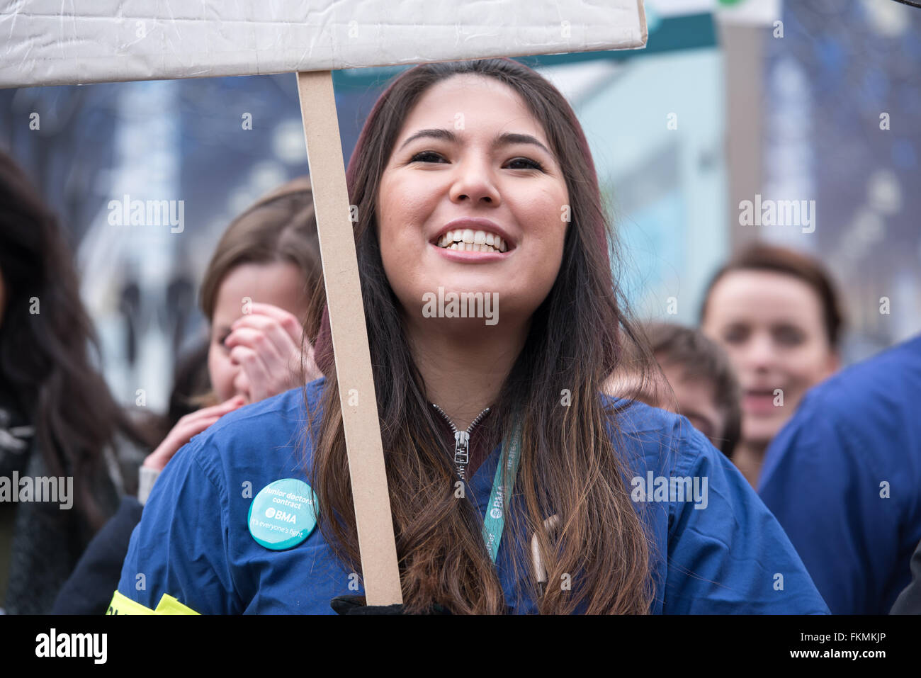 A Londra il 9 marzo 2016, NHS Junior medici picket, St Thomas Hospital, Junior medico picchetti Credito: Ian Davidson/Alamy Live News Foto Stock