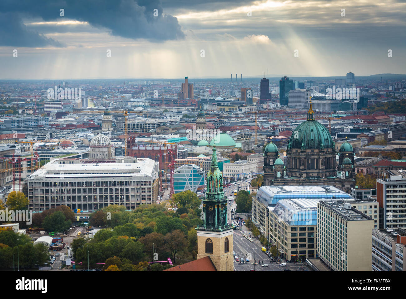 Vista degli edifici nel quartiere Mitte di Berlino, Germania. Foto Stock