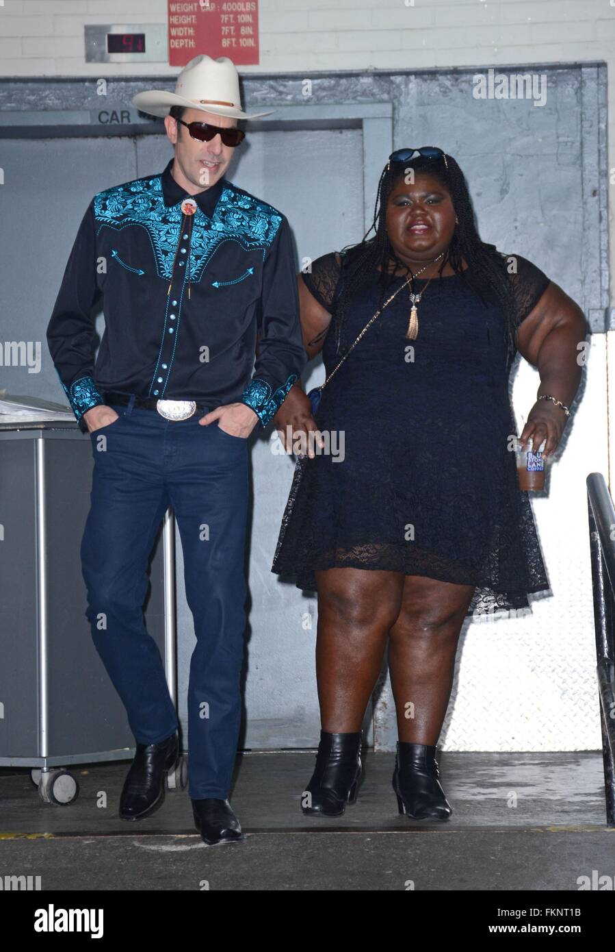 New York, NY, STATI UNITI D'AMERICA. 9 Mar, 2016. Sacha Baron Cohen, Gabourey Sidibe fuori e circa per celebrità Candids - MER, New York, NY, 9 marzo 2016. Credito: Derek Storm/Everett raccolta/Alamy Live News Foto Stock
