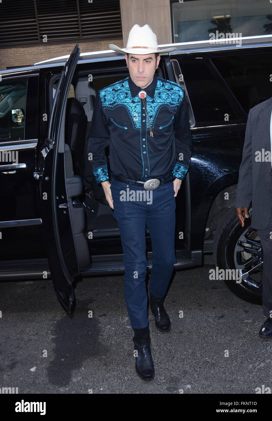 New York, NY, STATI UNITI D'AMERICA. 9 Mar, 2016. Sacha Baron Cohen fuori e circa per celebrità Candids - MER, New York, NY, 9 marzo 2016. Credito: Derek Storm/Everett raccolta/Alamy Live News Foto Stock