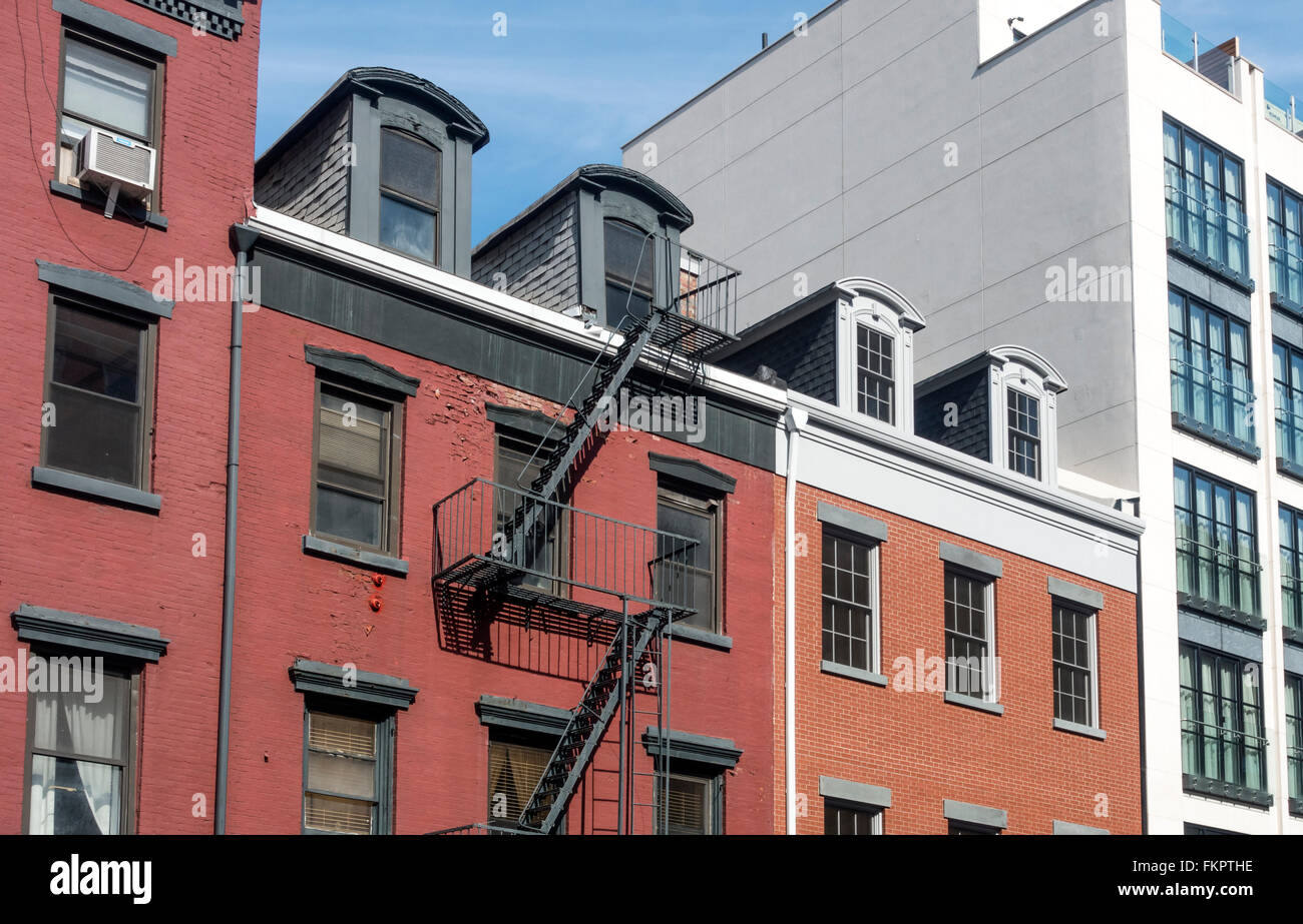 Due stile federale edifici su Grand Street, una ripristinata Foto Stock