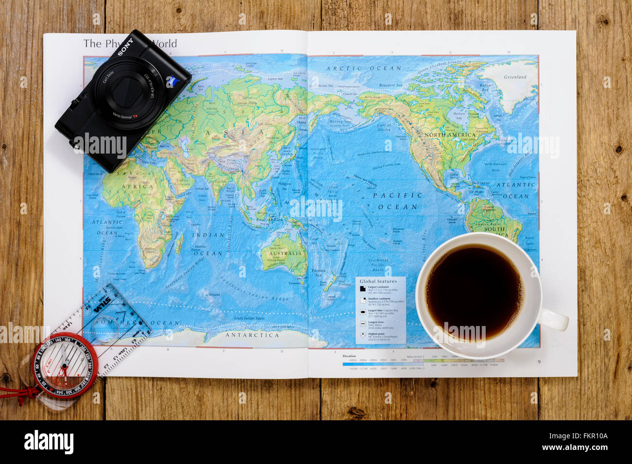 Pianificazione di una vacanza, con mappa del mondo. Foto Stock
