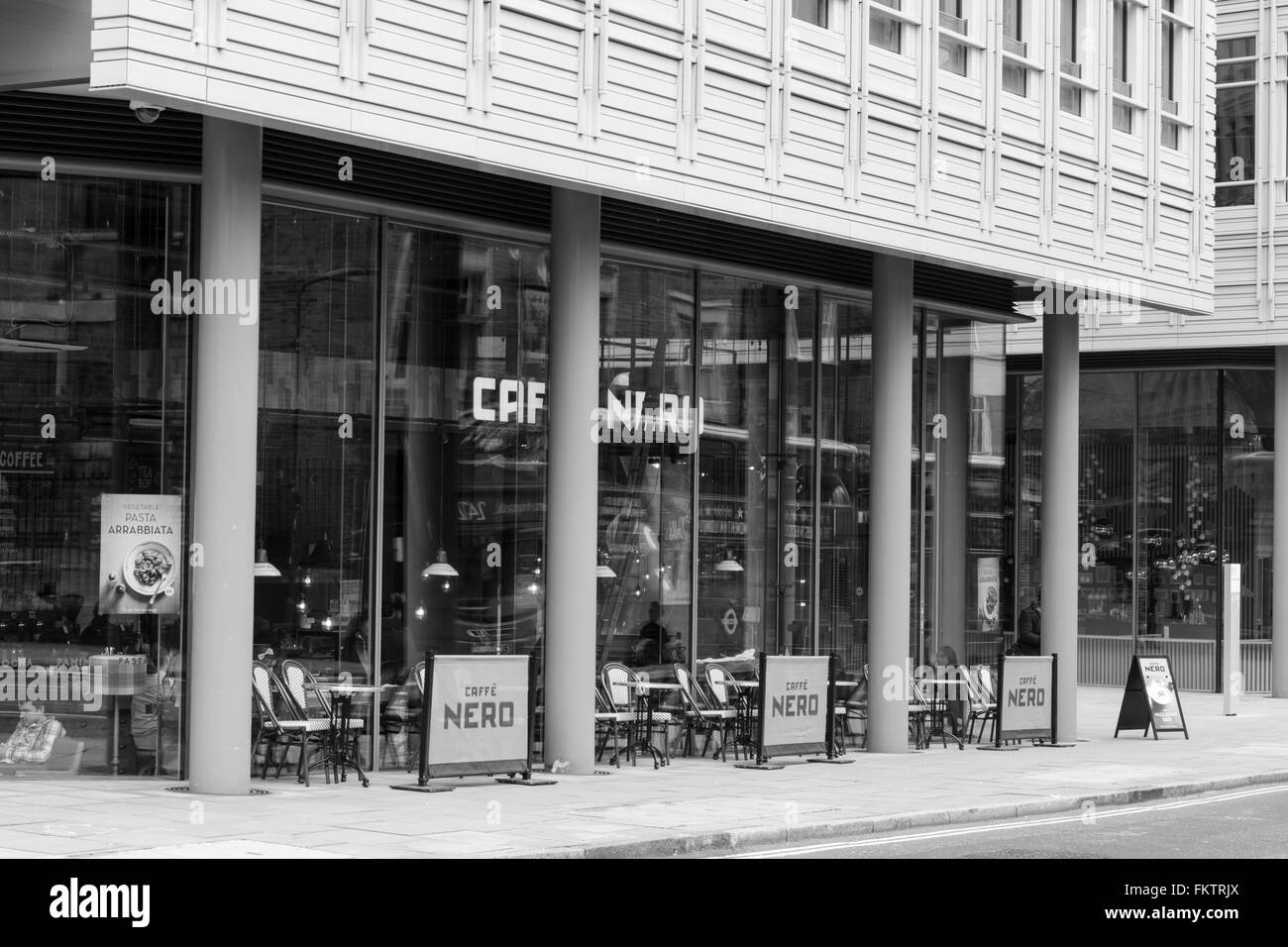 Caffe Nero vicino a Tottenham Court Road, Londra, Regno Unito Foto Stock