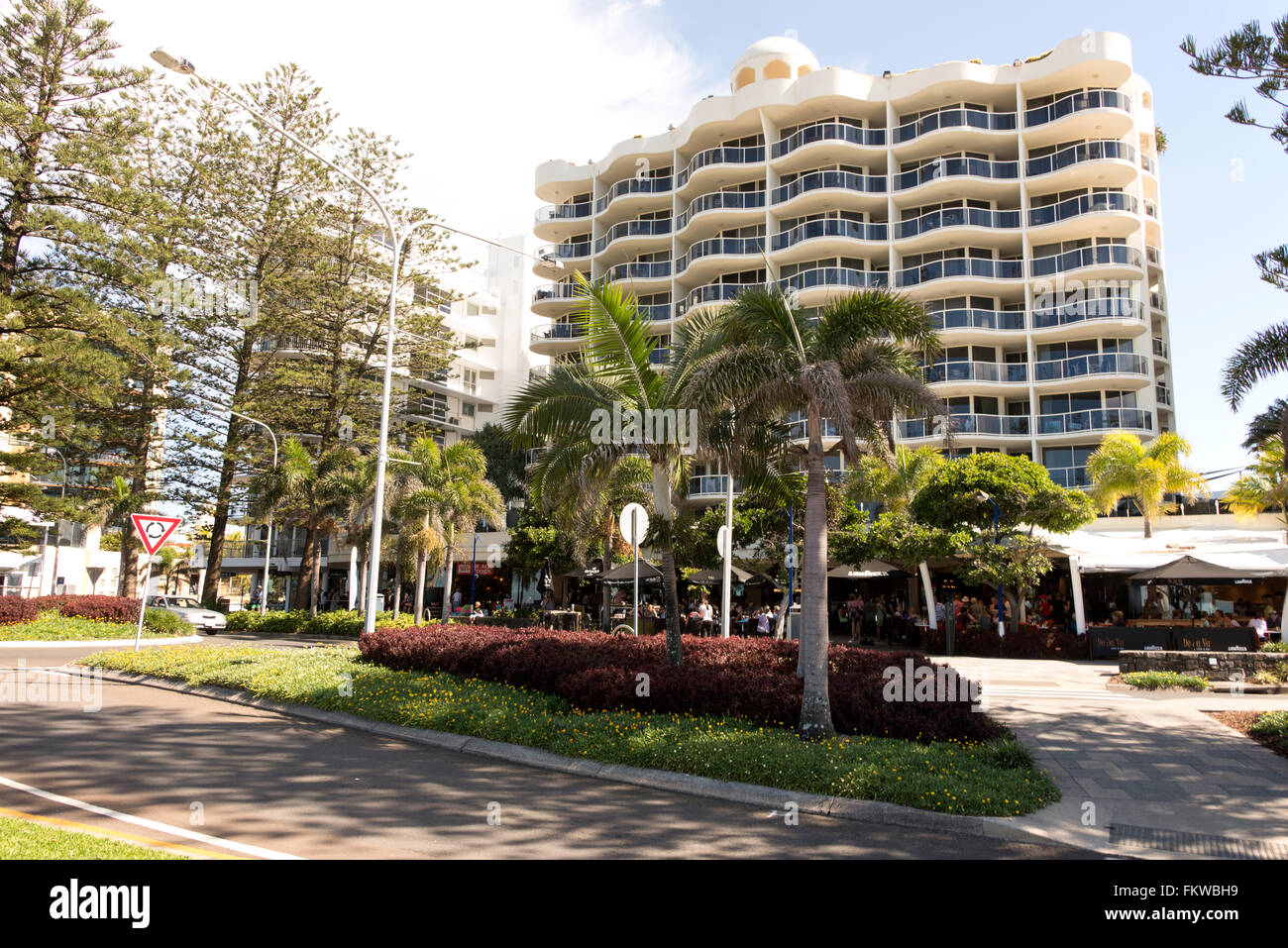 Condominio vista mare nella strada principale di Mooloolaba sulla Sunshine Coast a Queensland, Australia. Foto Stock