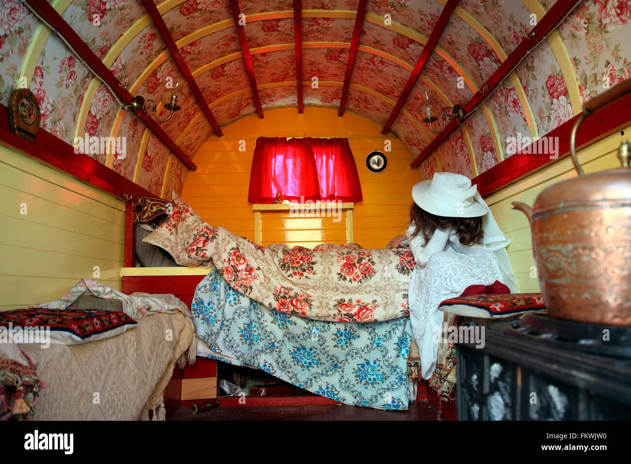 Gipsy caravan interno in corrispondenza di Ger's Diner nel villaggio di salto nella contea di Cork Foto Stock