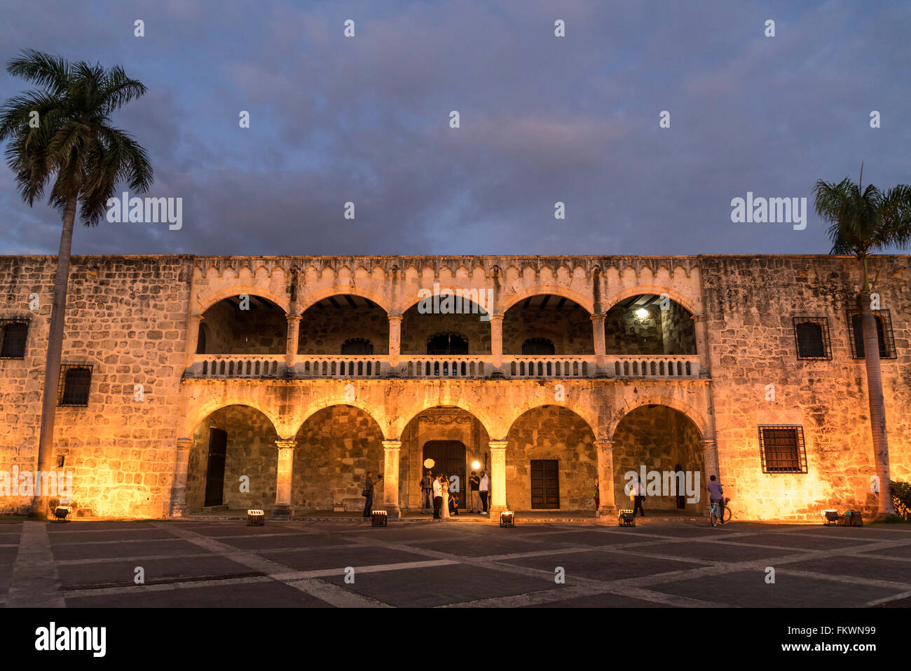 Alcazar de Colon o Alcazar di Colombo di notte, Ciudad Colonial, capitale Santo Domingo, Repubblica Dominicana, Caraibi, America, Foto Stock