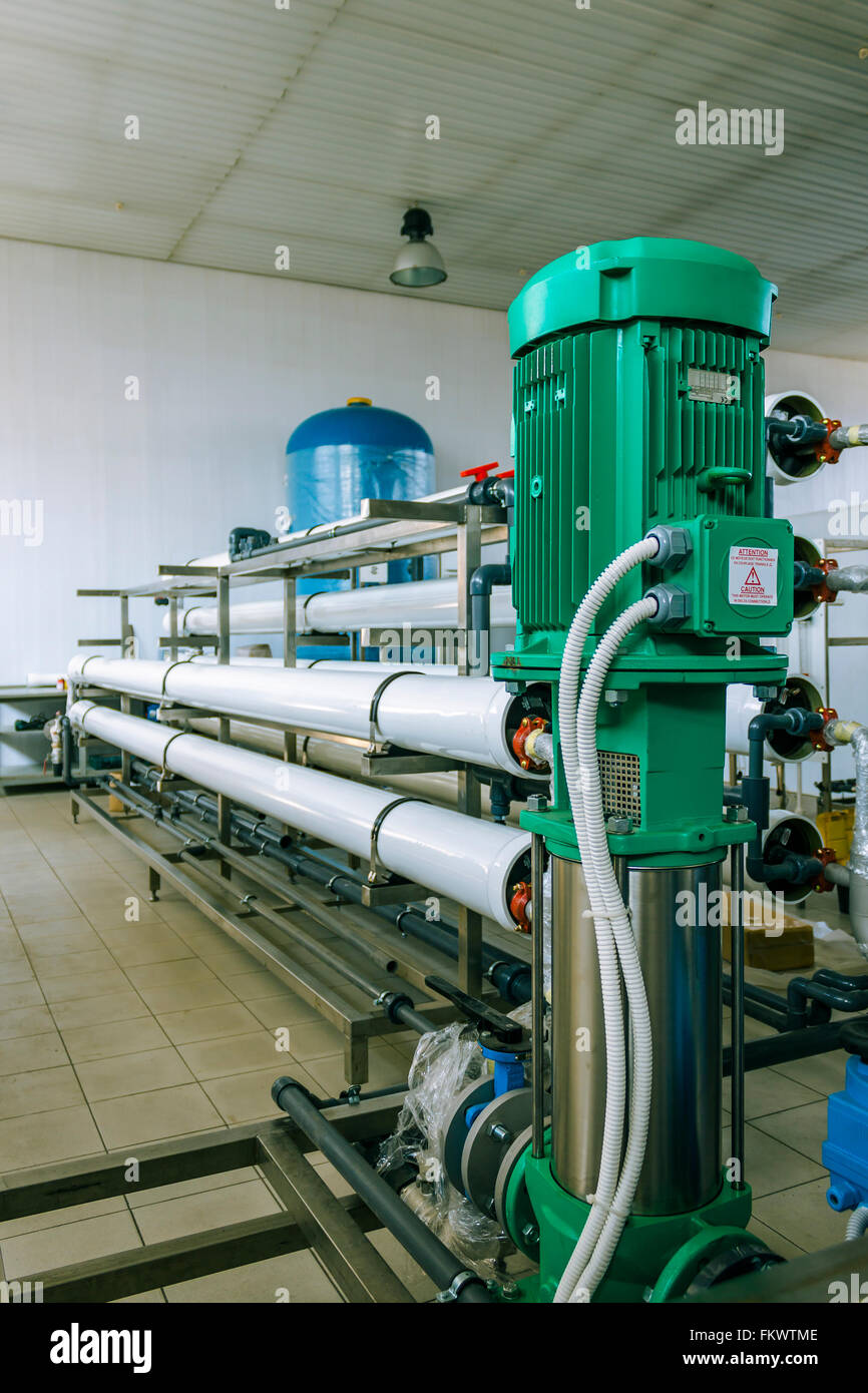 Pompe e tubi sistema di filtrazione e di purificazione dell'acqua Foto Stock