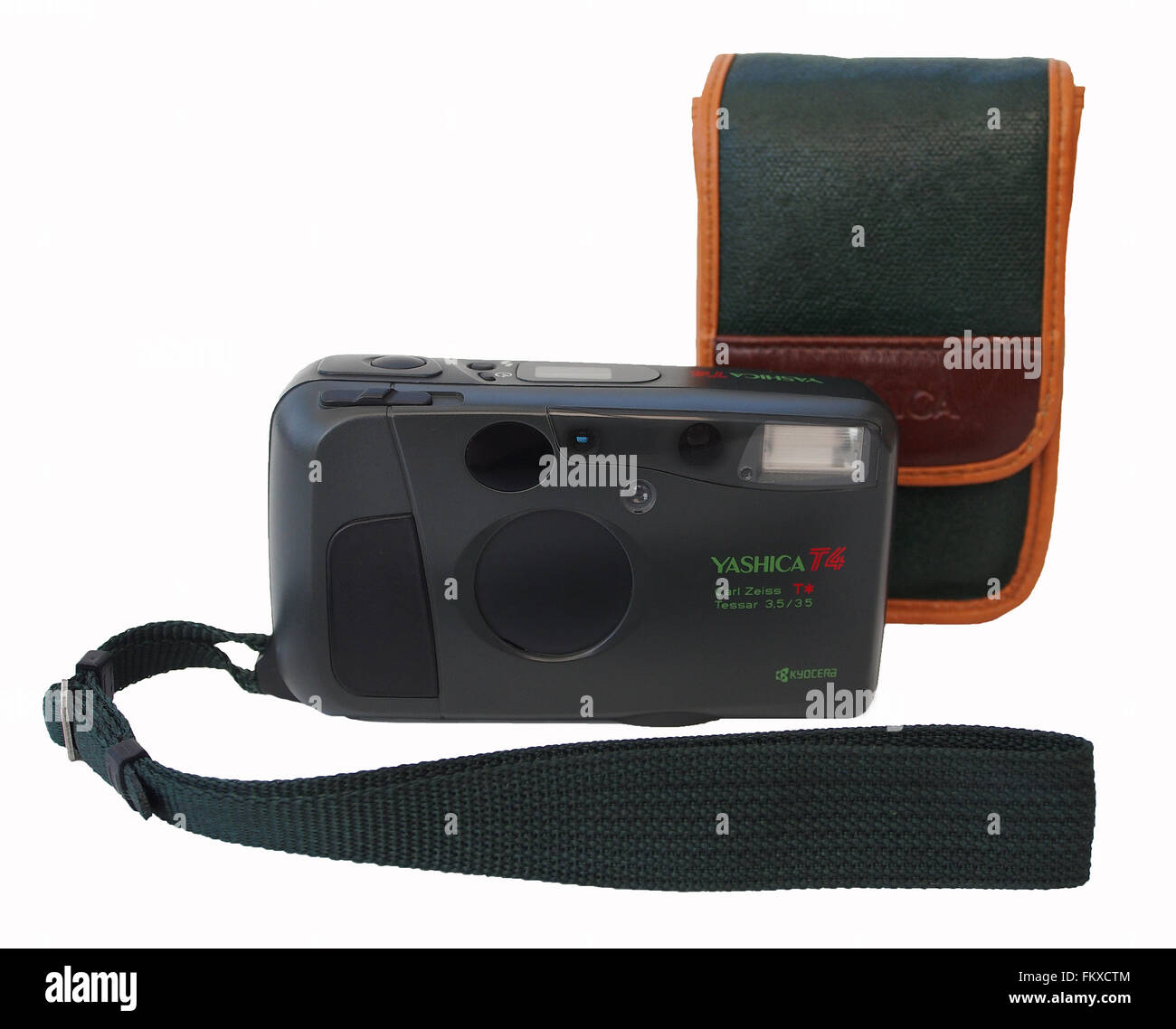 Rara edizione Safari della Yashica T4 35mm Pellicola compatta fotocamera con obiettivo Carl Ziess T*) Tessar 3.5/3.5 lente e cinturino da polso. Foto Stock