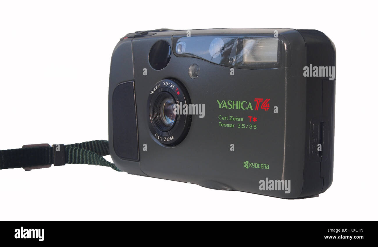Rara edizione Safari della Yashica T4 35mm Pellicola compatta fotocamera con obiettivo Carl Ziess T*) Tessar 3.5/3.5 lente e cinturino da polso. Foto Stock