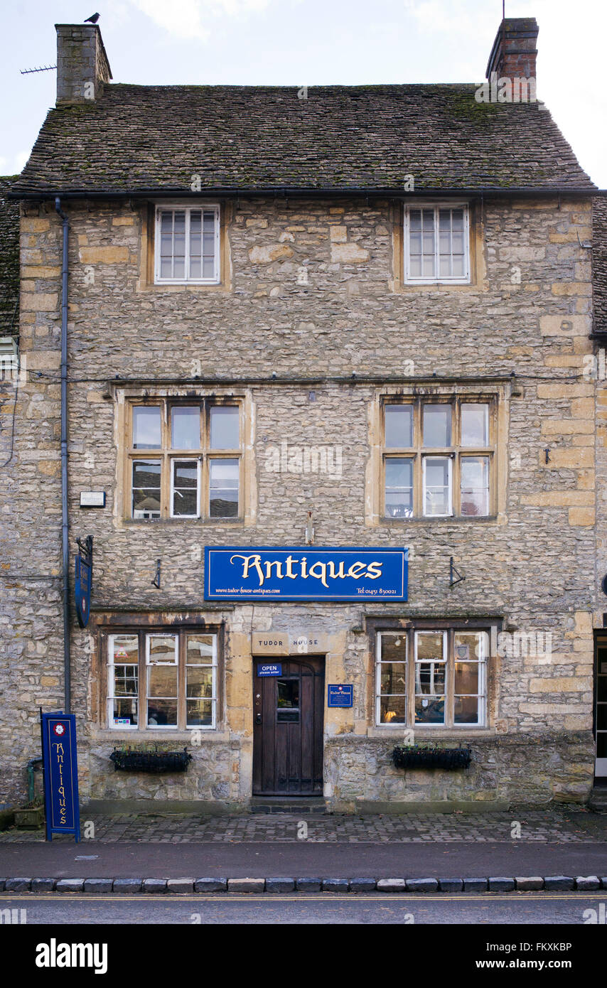 Negozio di antiquariato in sheep street, Stow on the Wold, Cotswolds, Gloucestershire, Inghilterra Foto Stock