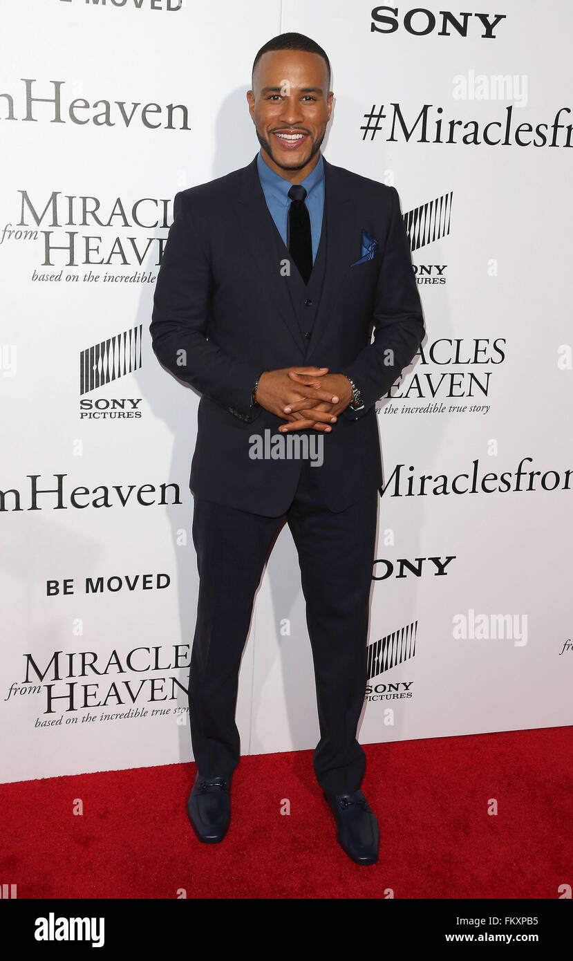 Hollywood, CA, Stati Uniti d'America. 9 Mar, 2016. 09 Marzo 2016 - Hollywood, California - DeVon Franklin. ''Miracles dal cielo " Los Angeles Premiere detenute a ArcLight Hollywood. Photo credit: Sammi/AdMedia © Sammi/AdMedia/ZUMA filo/Alamy Live News Foto Stock