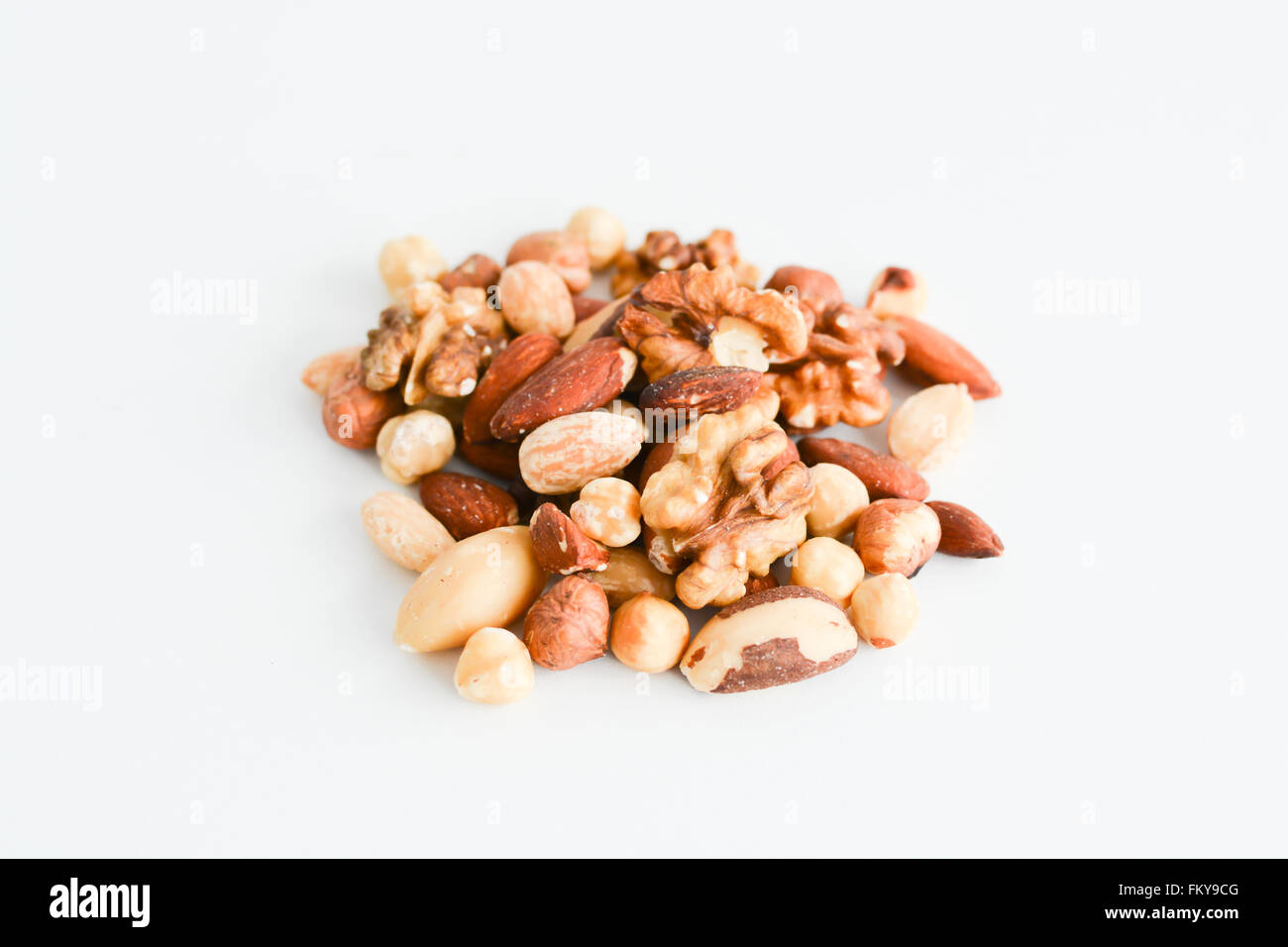 Mix dado isolato su sfondo bianco Foto Stock