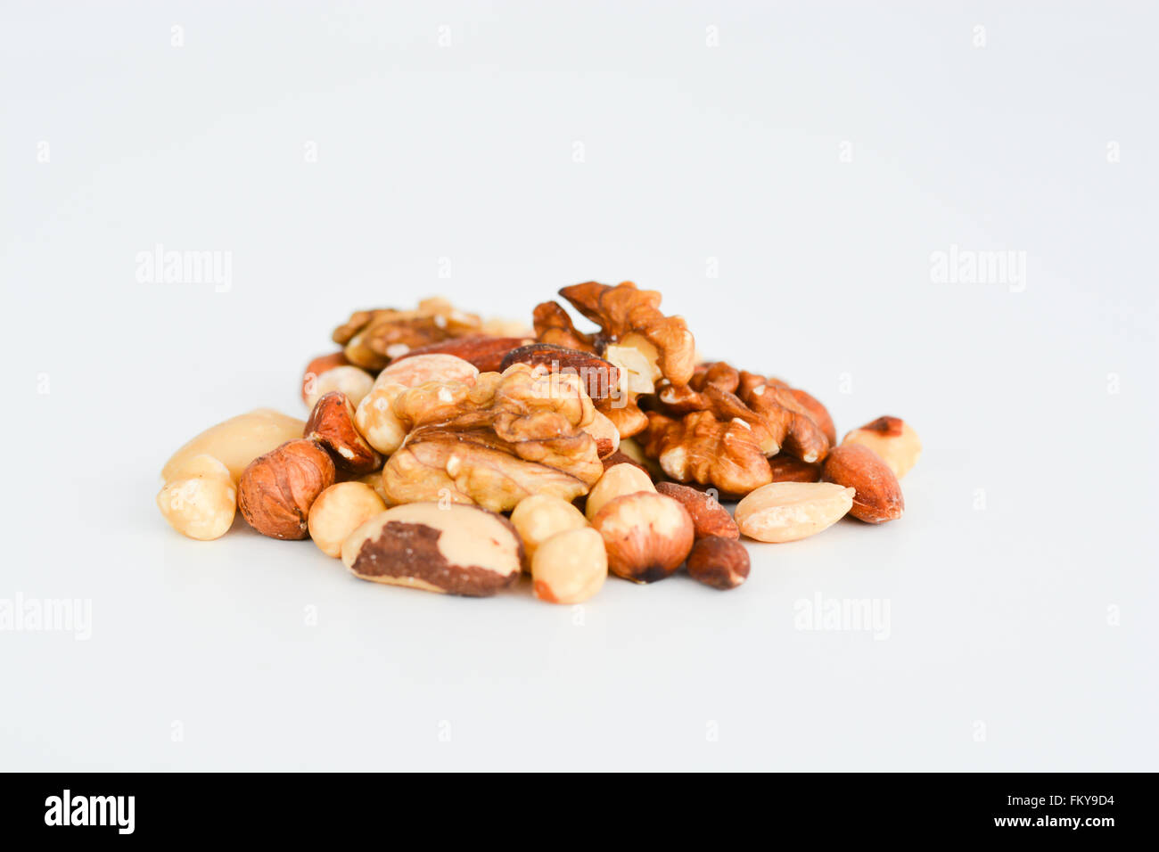 Mix dado isolato su sfondo bianco Foto Stock