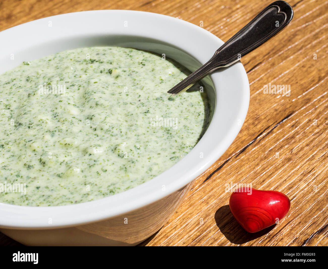 Salsa verde costituito da sette erbe Foto Stock