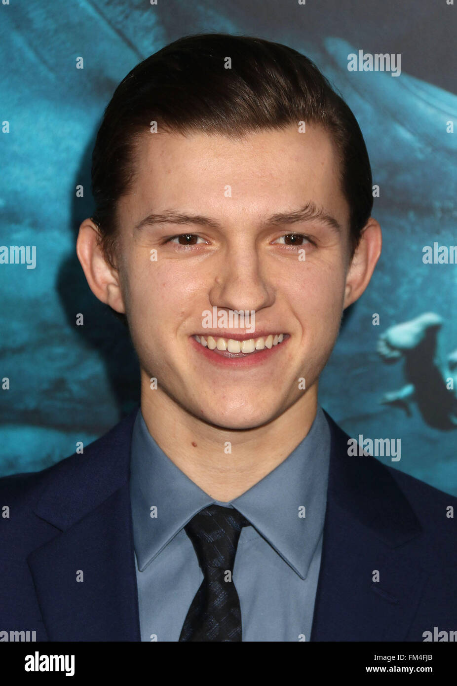 File. Decimo Mar, 2016. Marvel e Sony ha annunciato che l'attore inglese TOM HOLLAND suonerà il prossimo Peter Parker nel prossimo untitled 'Uomo Ragno' franchise. Nella foto: 6 dicembre 2015 - New York New York, Stati Uniti - Tom Holland assiste il New York Premiere di " nel cuore del mare" presso il Lincoln Center. © Nancy Kaszerman/ZUMA filo/Alamy Live News Foto Stock