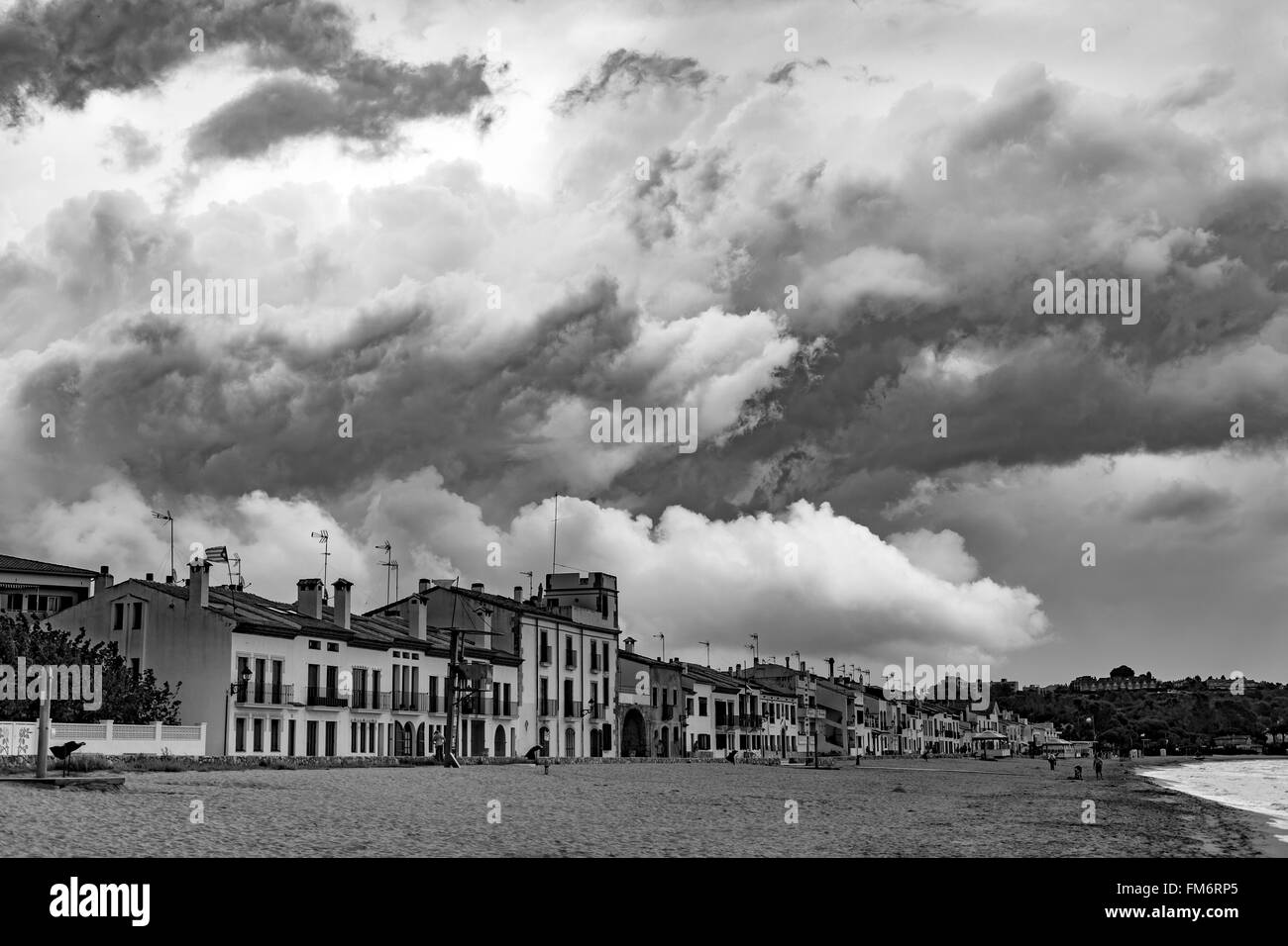 Spiaggia prima di storm,Altafulla,Catalogna,Spagna. Foto Stock