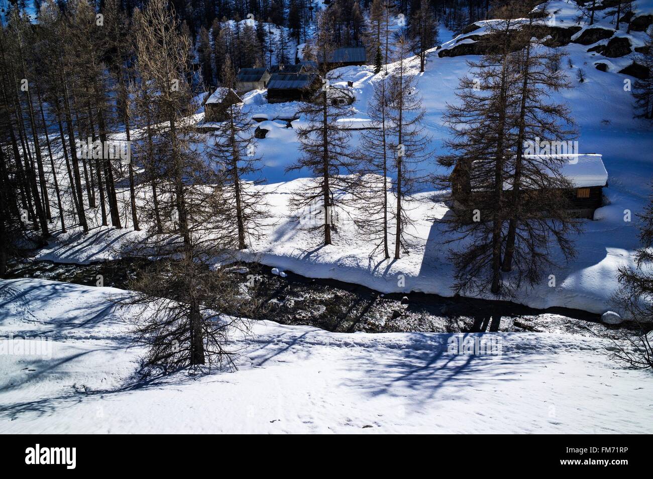 Francia, Hautes Alpes, Claree Valley, Nevache, l alta valle del fiume Claree a livello della frazione Meuillé Foto Stock