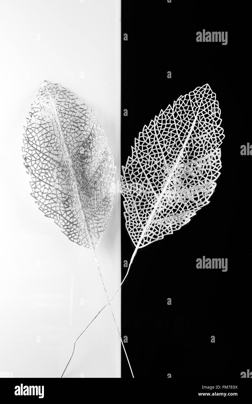 Argento foglie decorative Foto Stock