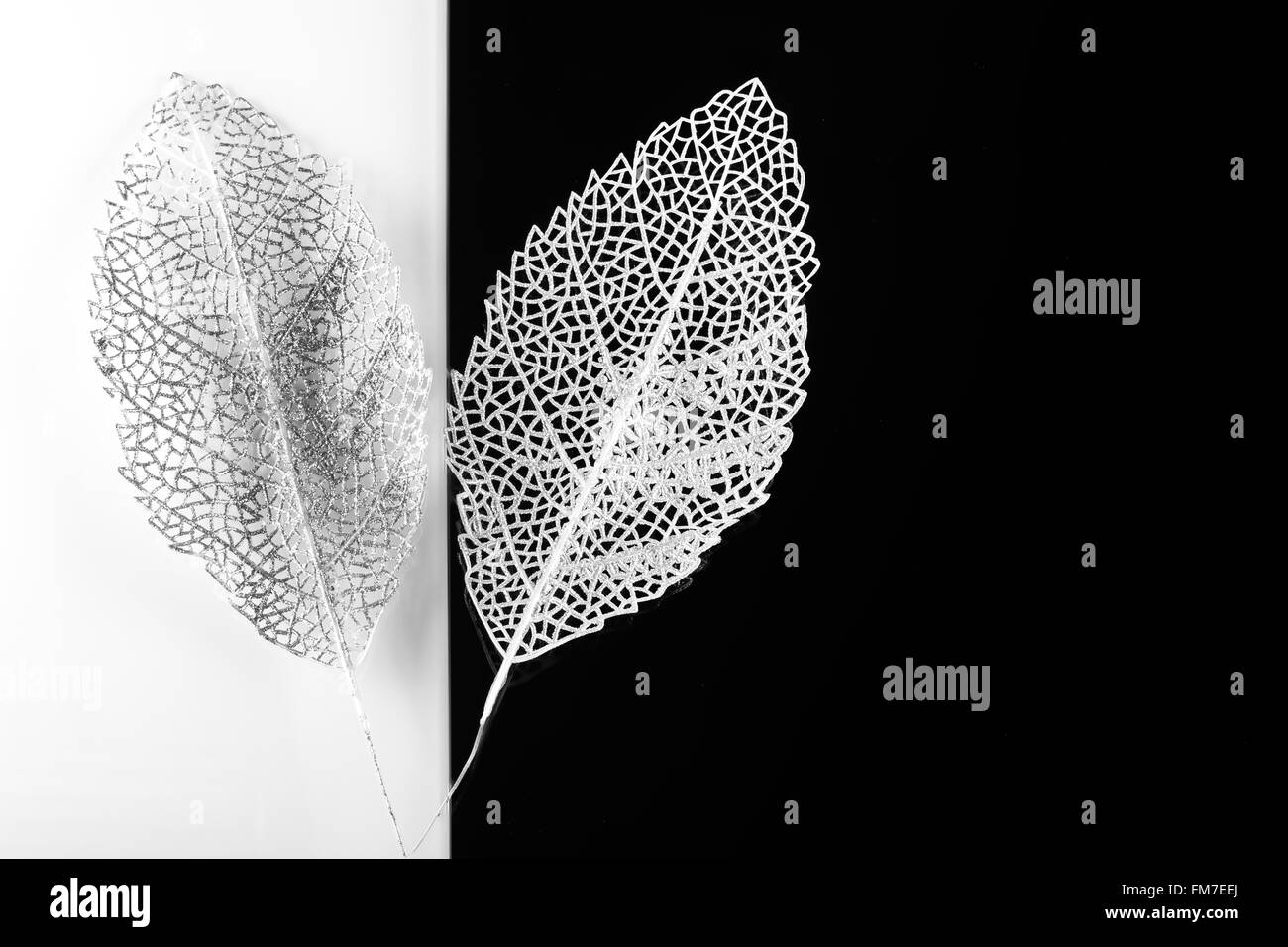 Argento foglie decorative Foto Stock