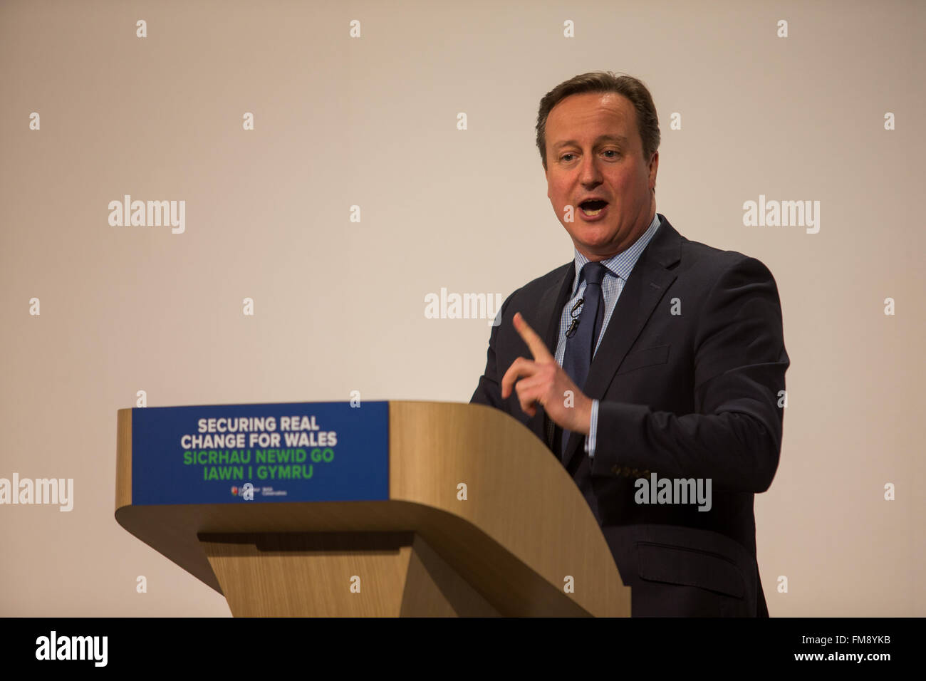 Llangollen, Galles. 11 marzo, 2016. Il Primo Ministro David Cameron affronta il 2016 Welsh congresso del partito conservatore al padiglione, Llangollen Credito: Alan Dop / Alamy Live News Foto Stock