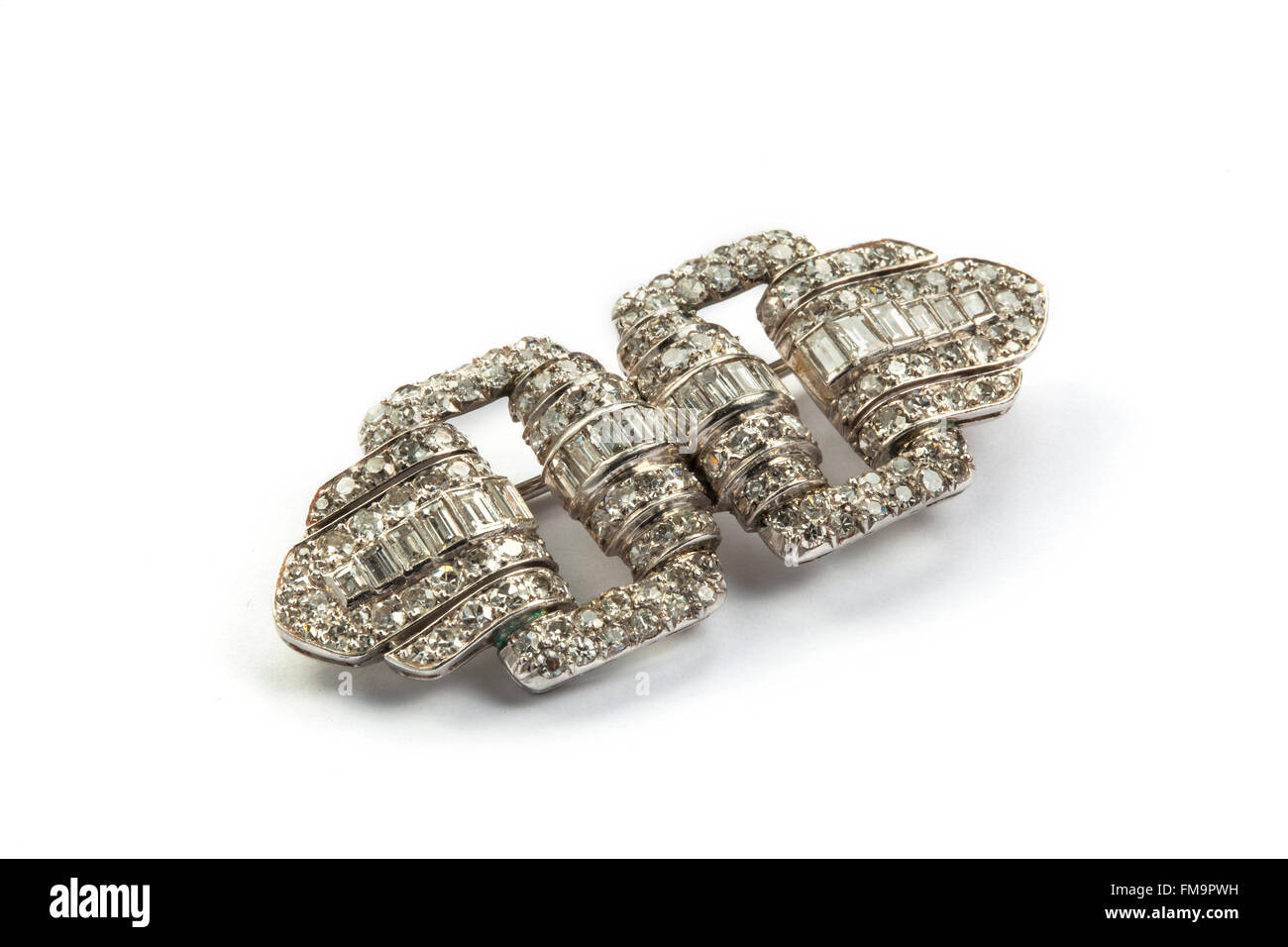 Francese art deco odeonesque diamante e la spilla di platino. Foto Stock