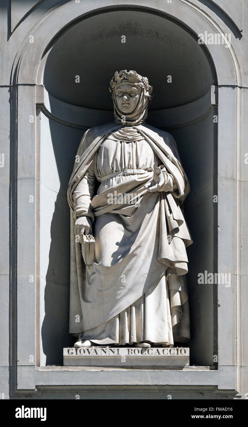 Giovanni Boccaccio nelle nicchie del colonnato degli Uffizi, Firenze, Italia Foto Stock