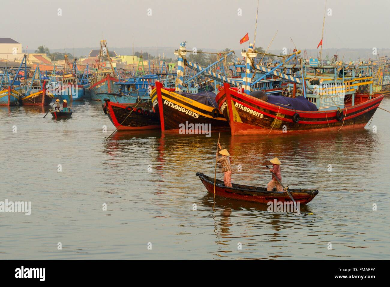 Il Vietnam, Binh Thuan provincia Phan Ri Cua, il porto di pesca Foto Stock