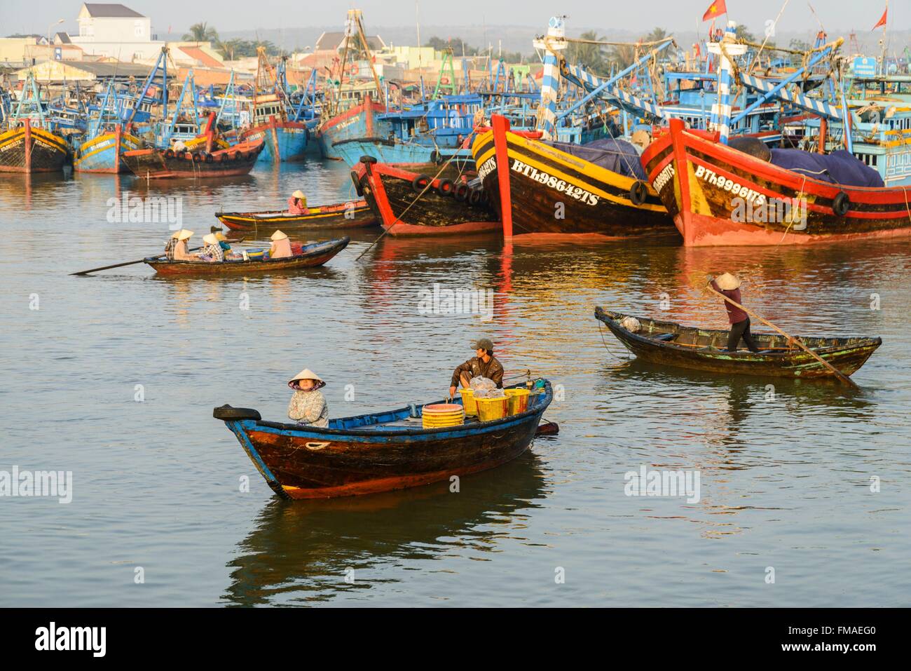 Il Vietnam, Binh Thuan provincia Phan Ri Cua, il porto di pesca Foto Stock