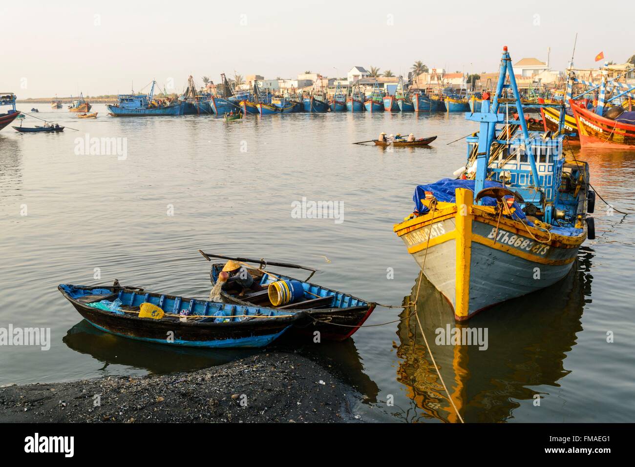 Il Vietnam, Binh Thuan provincia Phan Ri Cua, il porto di pesca Foto Stock