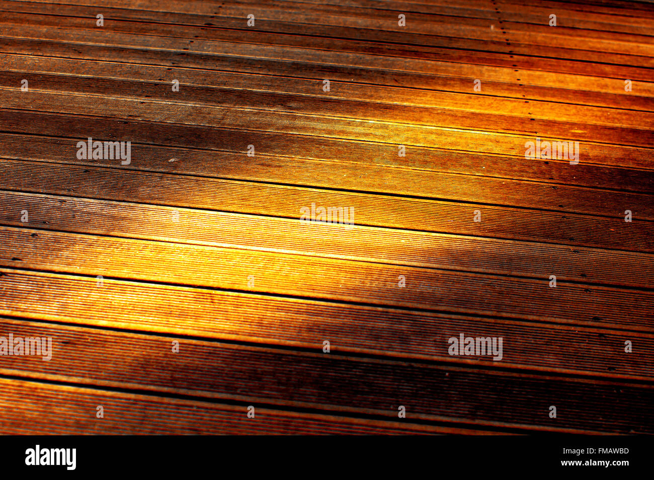 Pavimentazione in legno marrone con listelli texture. Foto Stock