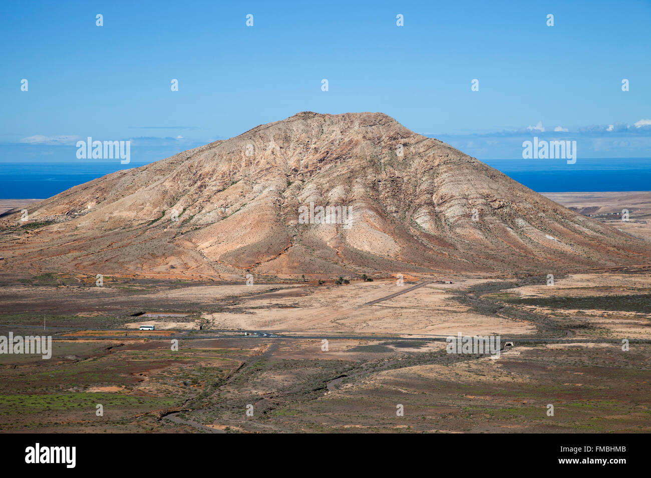 Montagna Tindaya, isola di Fuerteventura, arcipelago delle Canarie, Spagna, Europa Foto Stock