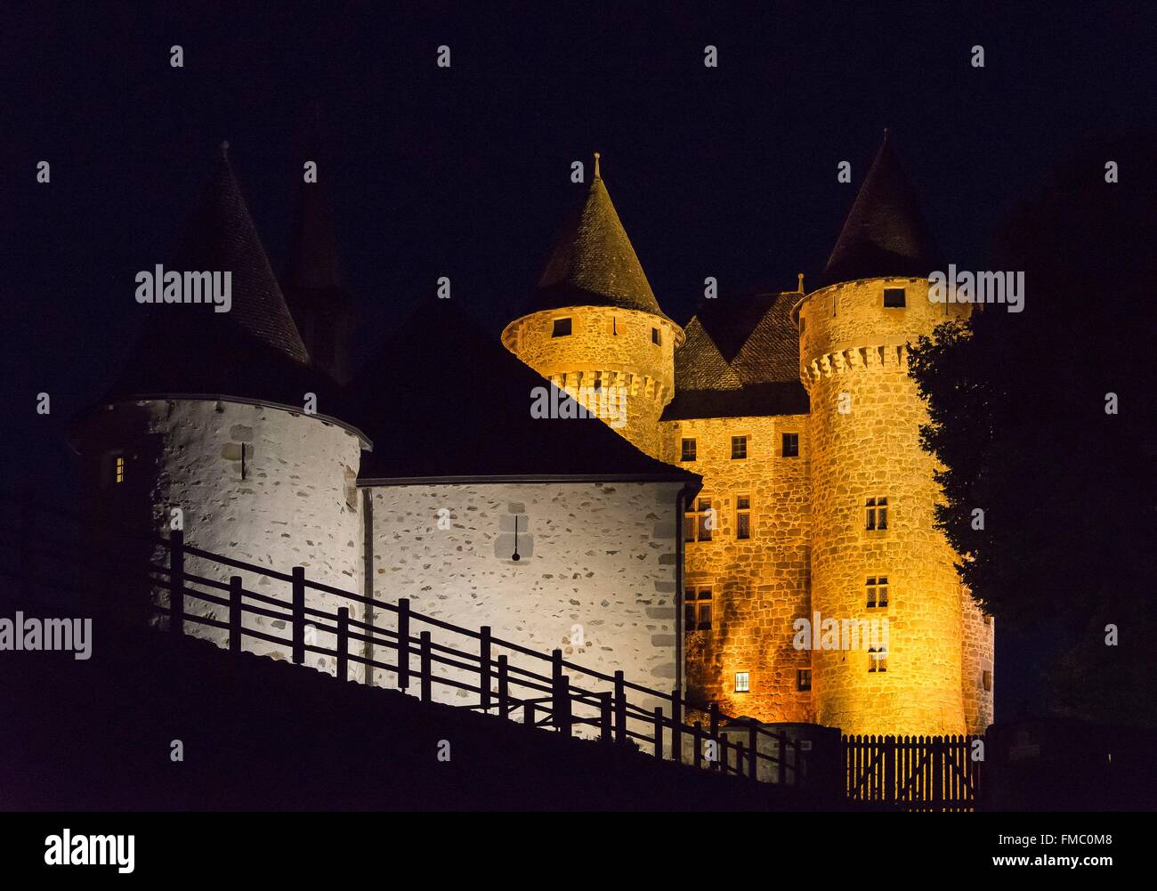 Francia, Cantal, Lanobre, Château de Val, castello del tredicesimo secolo Foto Stock