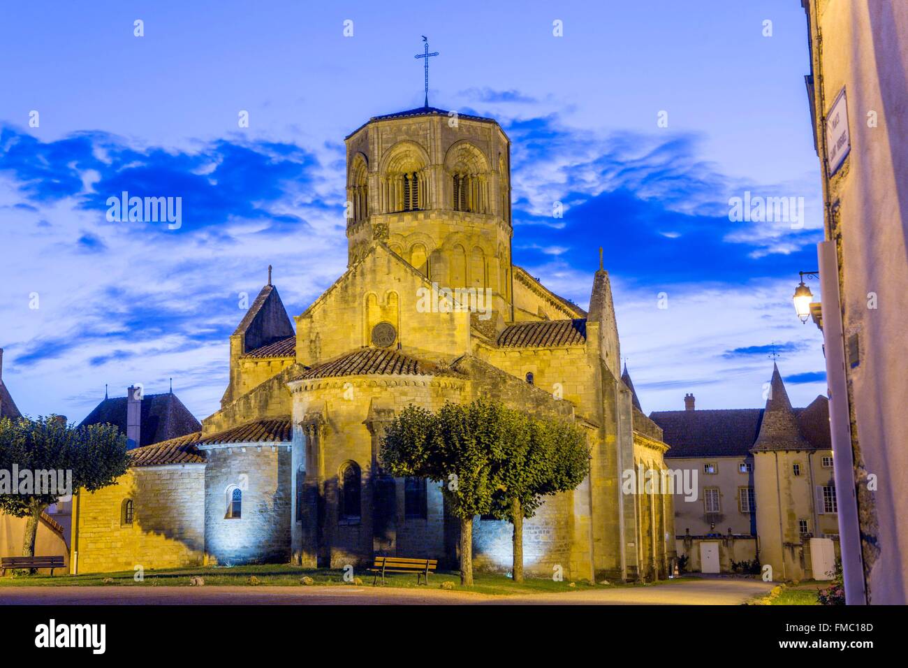 Francia, Saône et Loire, Semur en Brionnais, etichettati Les Plus Beaux Villages de France (i più bei villaggi di Francia), Foto Stock