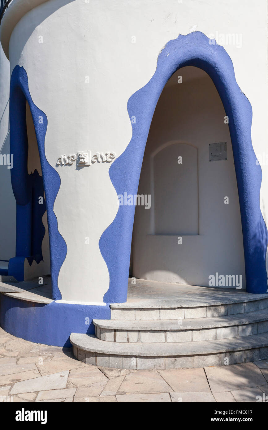 Torre de la Creu o Torre Dels uo, stile modernista, di Josep Maria Jujol Gibert, Sant Joan Despí,Catalogna,Spagna. Foto Stock