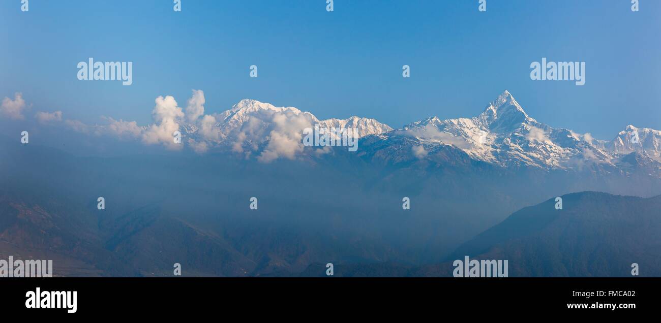 Il Nepal, Gandaki zona, Pokhara, Machhapuchhre e Annapurna Sud vertici (vista aerea) Foto Stock