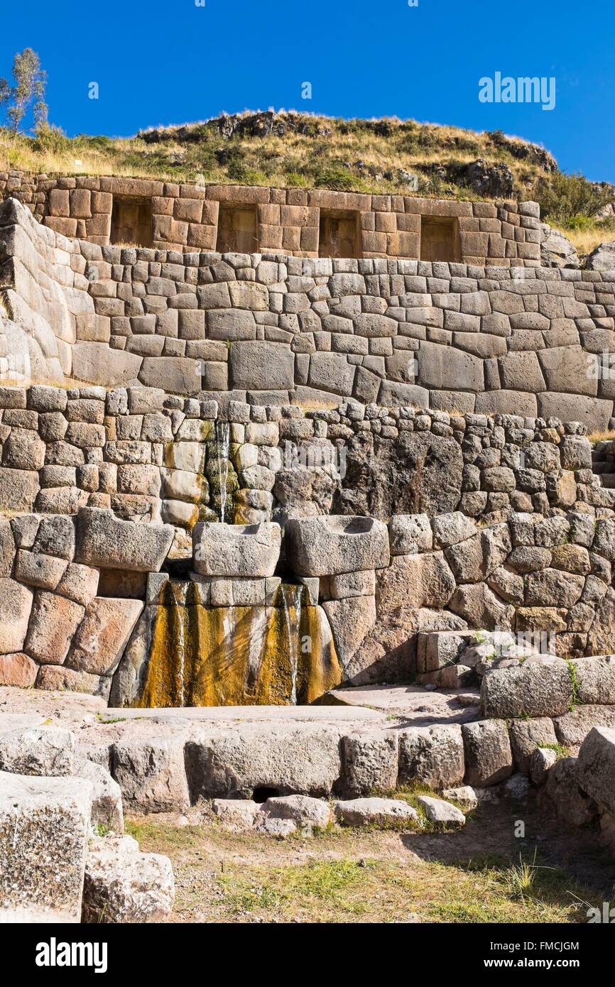 Perù Cusco Provincia, Inca Sacred Valley, sito archeologico di Tambomachay, Inca vasca da bagno Foto Stock