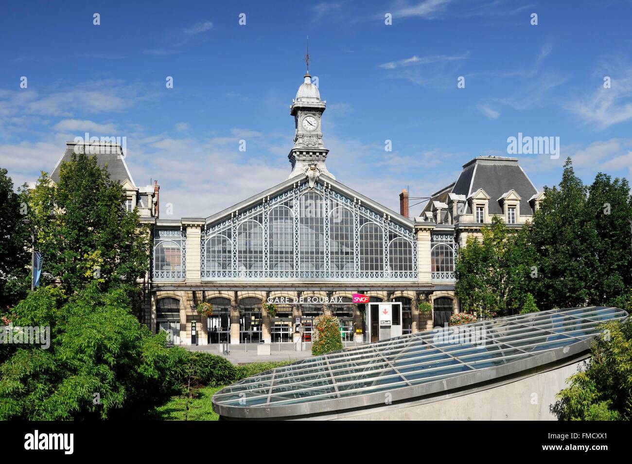 Francia, Nord, Roubaix, la stazione ferroviaria facciata Foto Stock