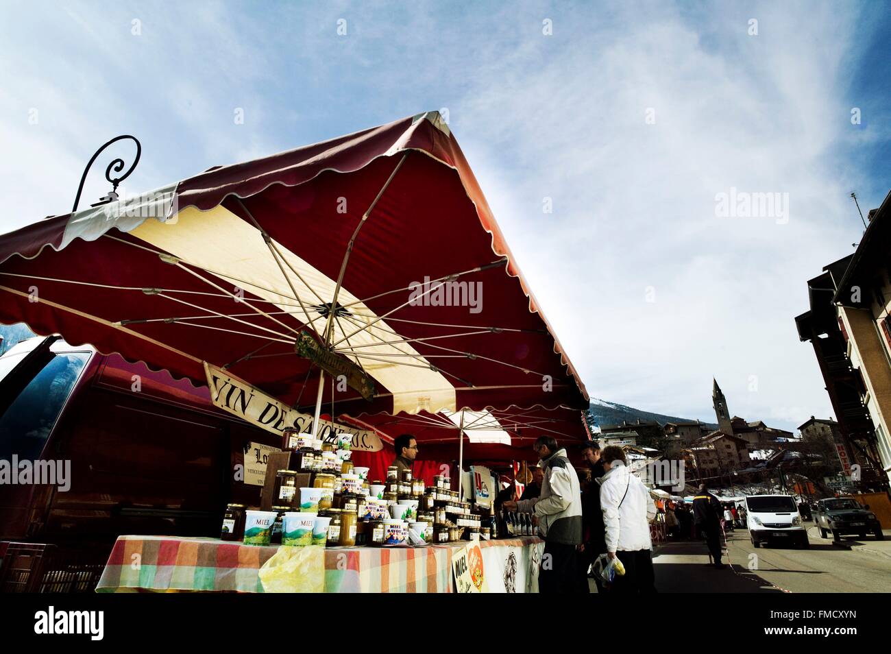 Francia, Savoie Maurienne, Lanslevillard (1439 m), il mercato Foto Stock