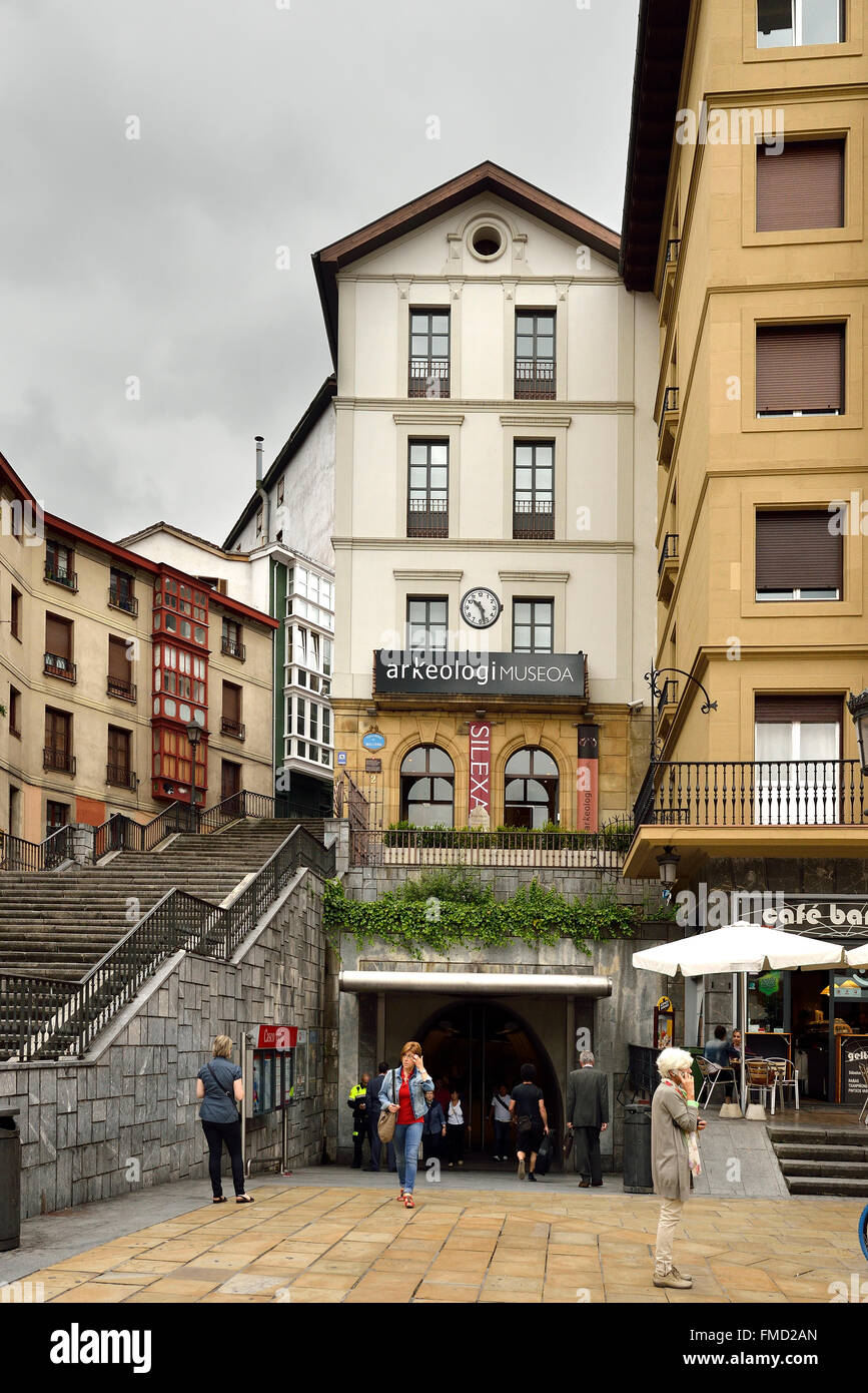 Alla vecchia stazione ferroviaria di Lezama e il museo archeologico, Bilbao, Biscaglia, Paesi Baschi, Spagna, Europa Foto Stock