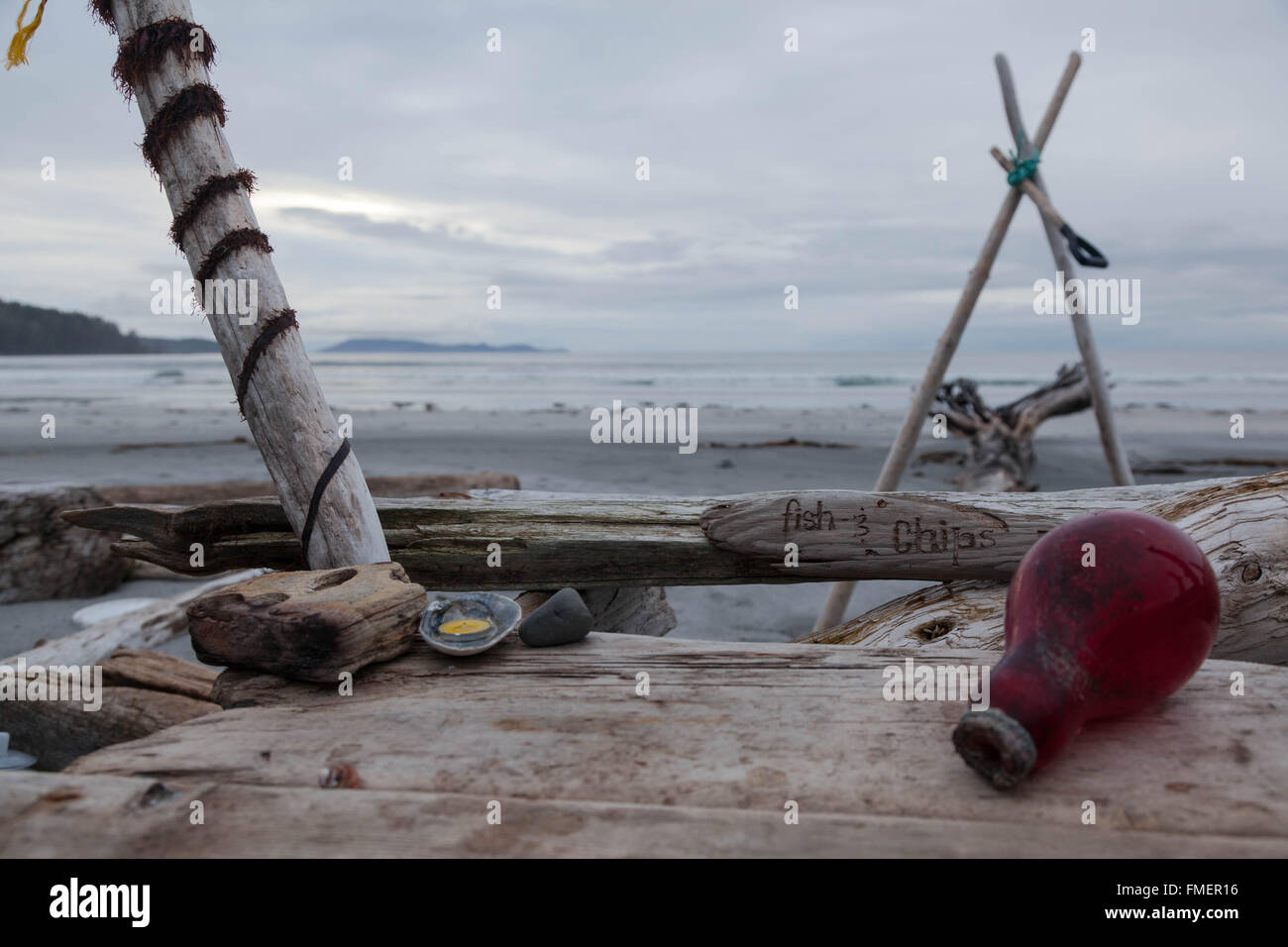 Backcountry campeggio a nel Ansa, Cape Scott Provincial Park, l'isola di Vancouver, British Columbia Foto Stock