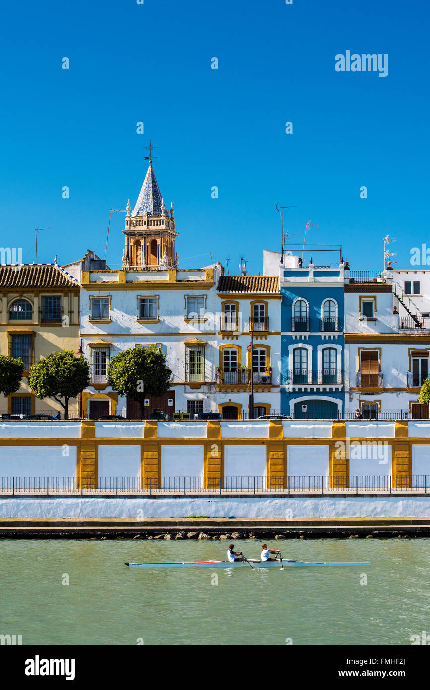 Quartiere Triana e il fiume Guadalquivir, Siviglia, Andalusia, Spagna Foto Stock